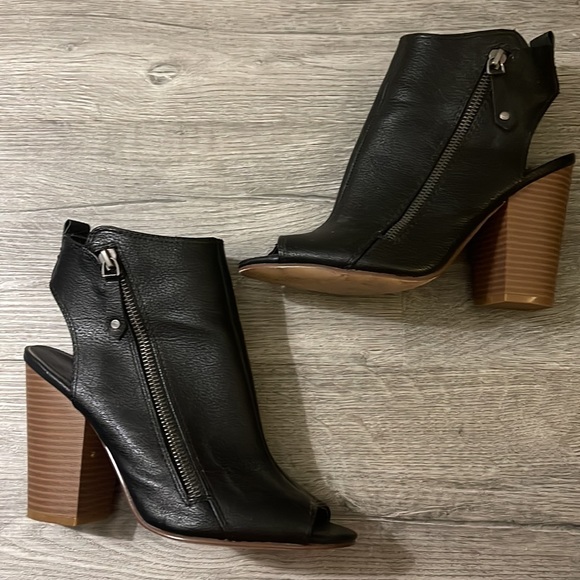 Indigo Shoes - Black leather peep toe heels, worn only a few times. Size 8.5